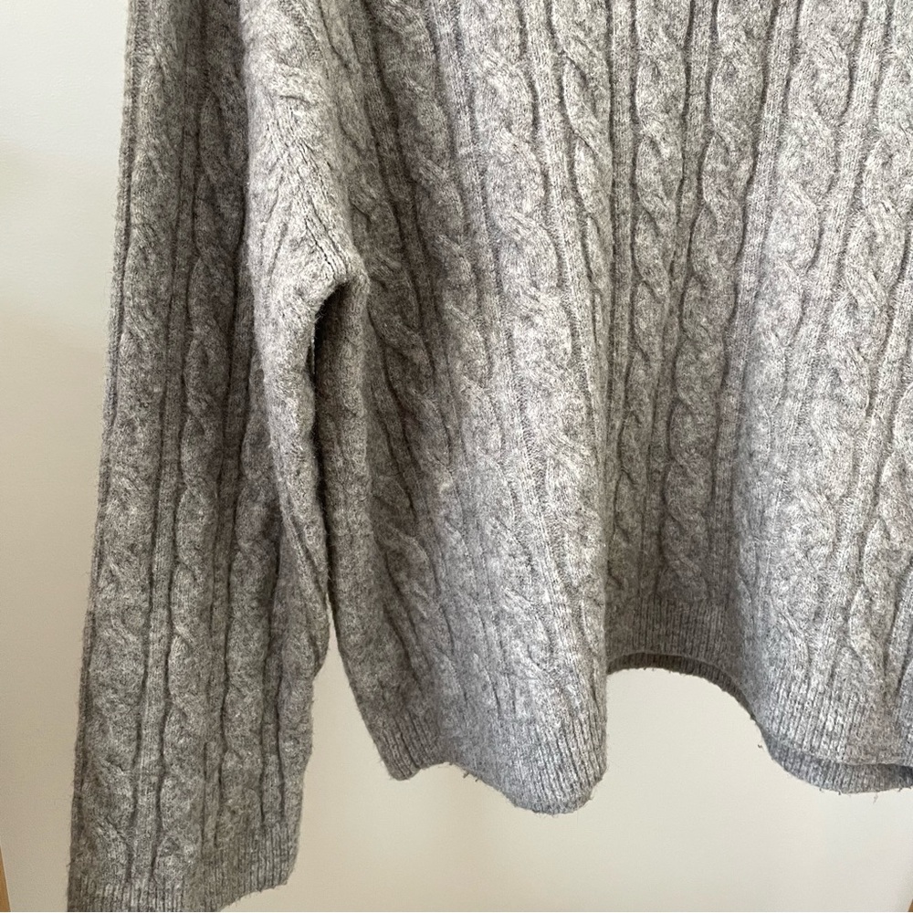 H&M Cable Knit Chunky Oversized Crewneck Sweater in Gray - S - Picture 3 of 4